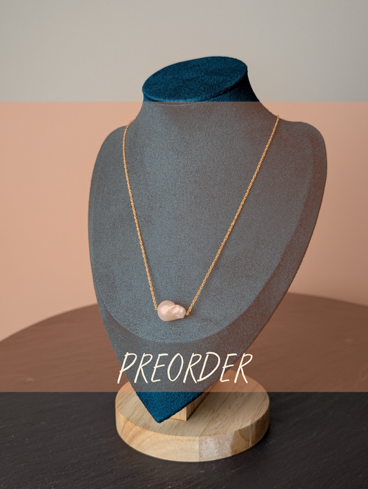 Nacre Necklace